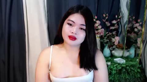 Snapshot of lovelyrhean chatting on 11.09.25 Rhean online show from 11.09.25