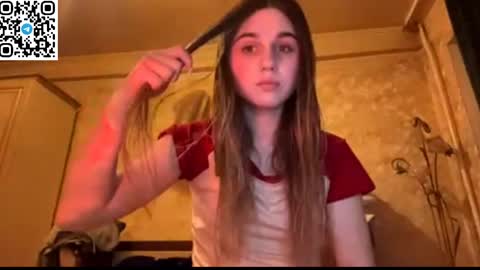 Snapshot of lovelysilk_63 chatting on 04.03.26 ELA online show from 04.03.26