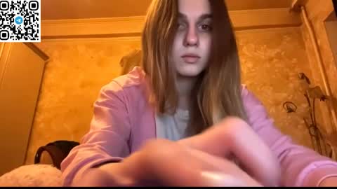 Snapshot of lovelysilk_63 chatting on 04.10.26 ELA online show from 04.10.26