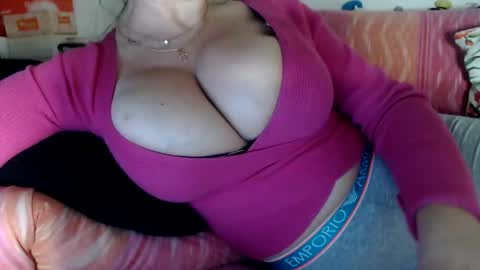 lovelywoman22 online show from 02.21.25