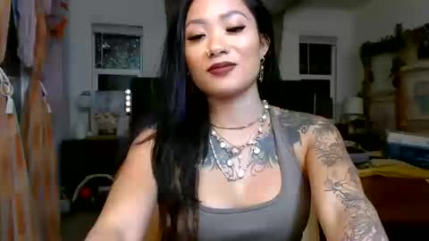 lovelyxmacii online show from 10.14.25