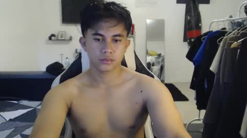 loverboyph04 online show from 11.28.25