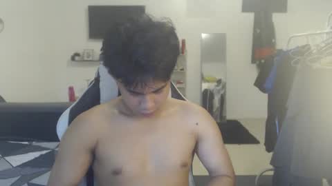 loverboyph04 online show from 11.29.25