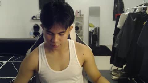 loverboyph04 online show from 12.19.25