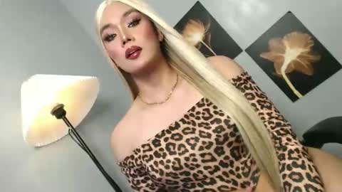 lovers moon22 online show from 02.02.26