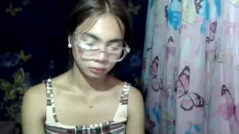 Snapshot of loving_rhean chatting on 06.19.26 loving_rhean online show from 06.19.26