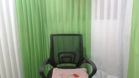 Snapshot of loving_scarlet19 chatting on 02.28.26 Scarlet online show from 02.28.26