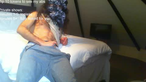 Snapshot of lovinleo chatting on 09.26.25 lovinleo online show from 09.26.25