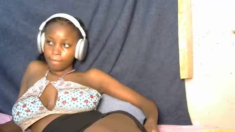 lovly_lastborn online show from 10.14.25