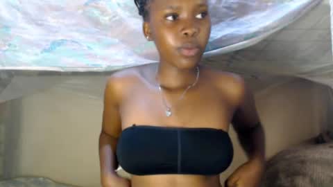 Snapshot of loyalcutick chatting on 01.12.25 loyalcutic online show from 01.12.25