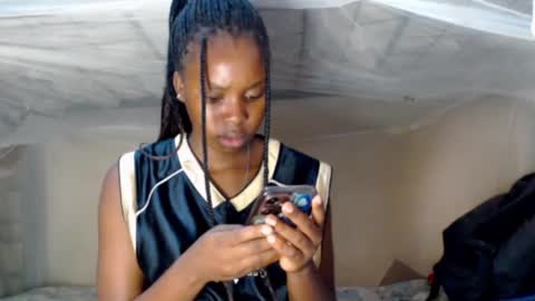 Snapshot of loyalcutick chatting on 01.14.25 loyalcutic online show from 01.14.25