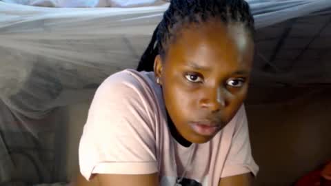 Snapshot of loyalcutick chatting on 01.19.25 loyalcutic online show from 01.19.25