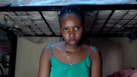 Snapshot of loyalcutick chatting on 01.21.25 loyalcutic online show from 01.21.25