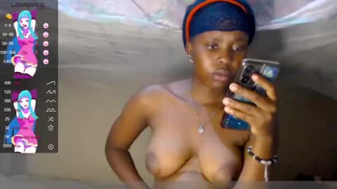 Snapshot of loyalcutick chatting on 02.14.25 loyalcutic online show from 02.14.25