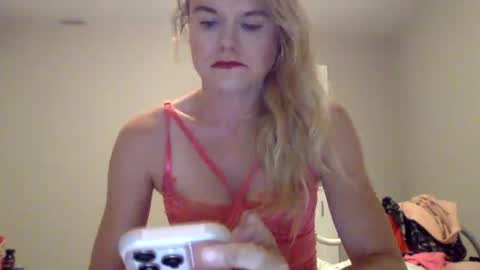 Snapshot of lpbrat chatting on 06.17.26 lpbrat online show from 06.17.26