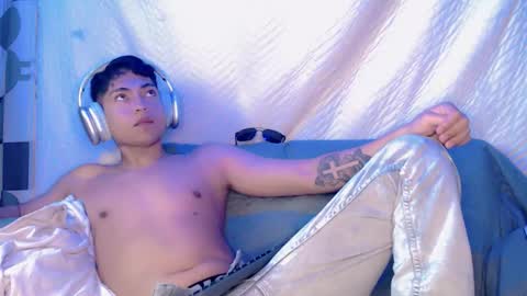 Snapshot of lpysami chatting on 10.31.25 lpysami online show from 10.31.25