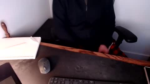 Snapshot of lreed090 chatting on 02.11.25 lreed090 online show from 02.11.25