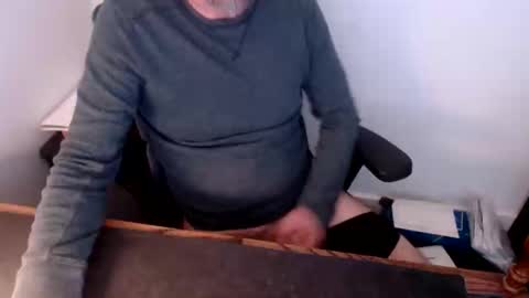 Snapshot of lreed090 chatting on 04.23.26 lreed090 online show from 04.23.26