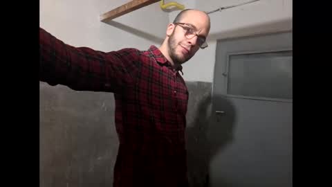 Snapshot of lshot_d chatting on 10.18.25 Lshot D online show from 10.18.25