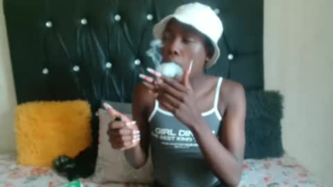 Snapshot of lsnnickykhanyile chatting on 10.31.25 lsnnickykhanyile online show from 10.31.25