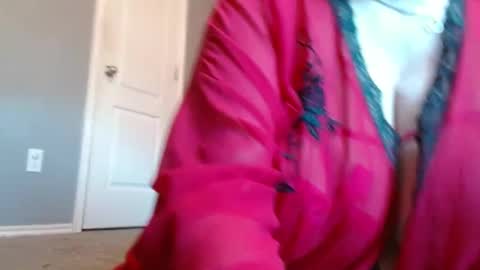 Snapshot of ltkinkygirl75 chatting on 11.12.25 ltkinkygirl75 online show from 11.12.25