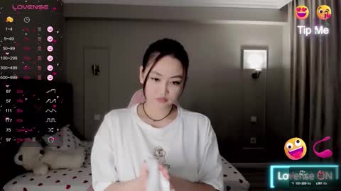 lu_mina online show from 10.13.25