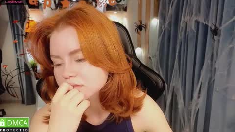 Snapshot of lu_muon chatting on 10.28.25 lu_muon online show from 10.28.25