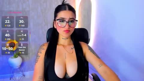 Snapshot of luanabonasx chatting on 11.15.25 Luana online show from 11.15.25