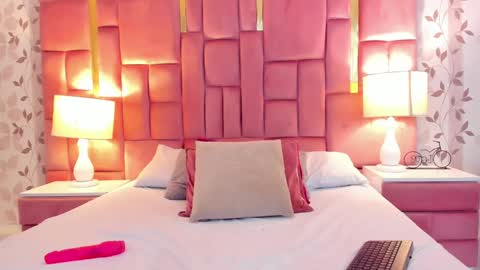 Snapshot of luanastone chatting on 01.29.25 Luanastones online show from 01.29.25