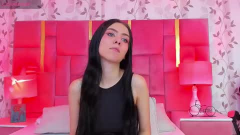 Snapshot of luanastone chatting on 02.18.25 Luanastones online show from 02.18.25
