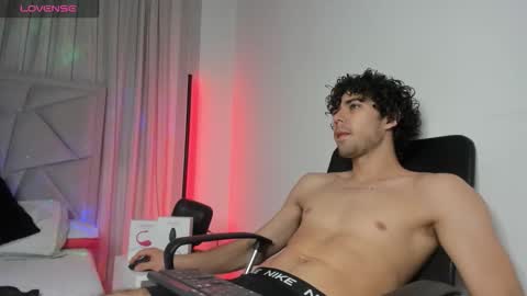 Luca Ferrer online show from 01.06.26