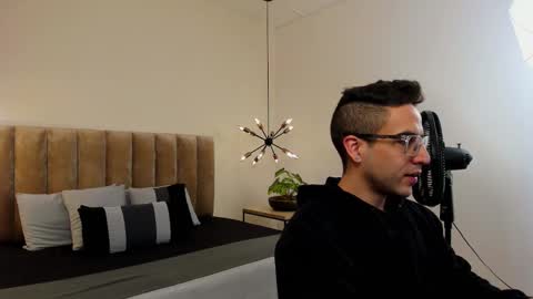 luca_morettii online show from 10.01.25