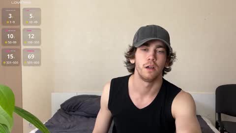 Snapshot of luca_syn chatting on 10.15.25 Luca S online show from 10.15.25