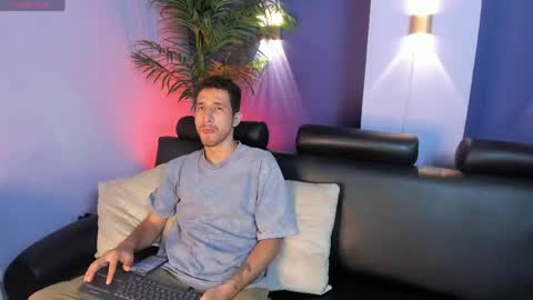 Lucas online show from 04.12.26