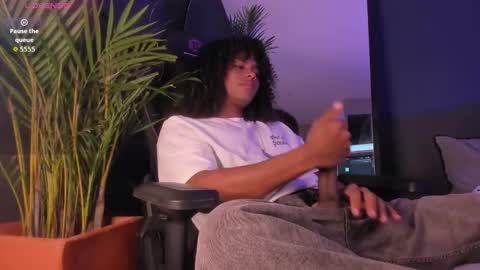 Snapshot of lucas_eevans07 chatting on 10.22.25 online show from 10.22.25