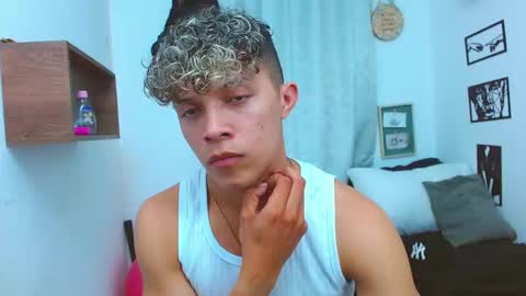 Lucas Luxx online show from 11.11.25