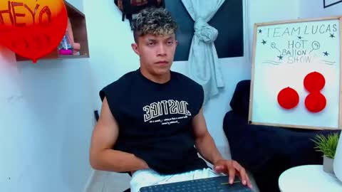 Lucas Luxx online show from 11.28.25