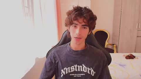 lucas_xo online show from 10.06.25