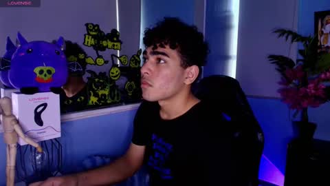 Snapshot of lucascarterr chatting on 10.13.25 lucascarterr online show from 10.13.25