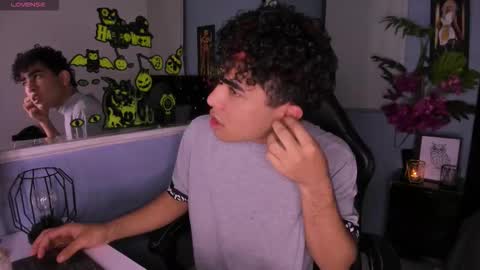 Snapshot of lucascarterr chatting on 10.19.25 lucascarterr online show from 10.19.25