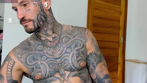 Snapshot of lucasexclusive chatting on 10.05.25 lucasexclusive online show from 10.05.25