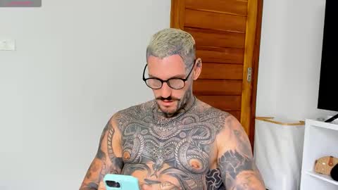 Snapshot of lucasexclusive chatting on 10.12.25 lucasexclusive online show from 10.12.25