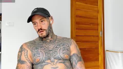 Snapshot of lucasexclusive chatting on 10.22.25 lucasexclusive online show from 10.22.25