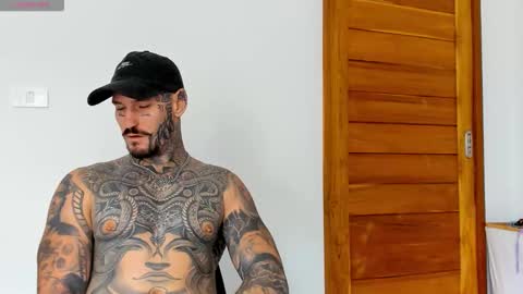 Snapshot of lucasexclusive chatting on 10.27.25 lucasexclusive online show from 10.27.25