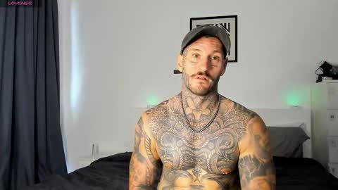 Snapshot of lucasexclusive chatting on 11.02.25 lucasexclusive online show from 11.02.25