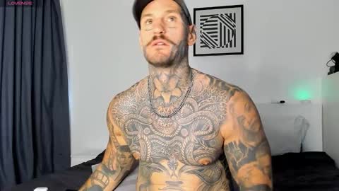 Snapshot of lucasexclusive chatting on 11.04.25 lucasexclusive online show from 11.04.25