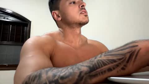 Snapshot of lucasfit24 chatting on 02.20.25 lucasfit24 online show from 02.20.25