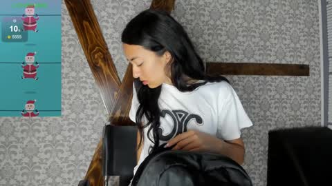 MIA HOT online show from 12.31.24