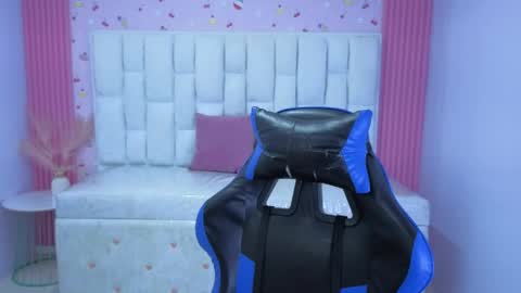 Snapshot of lucero_s chatting on 05.22.26 Lucero online show from 05.22.26