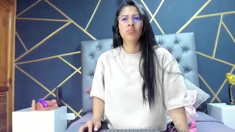 Snapshot of luci_and_sofi chatting on 01.18.25 Luciana Ramirez Sofia Collins online show from 01.18.25